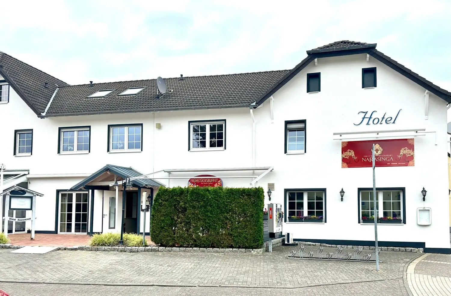 Hotel  Draußen von Restaurant Narasinga
